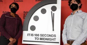 Alla soglia del destino: mancano 100 secondi a mezzanotte